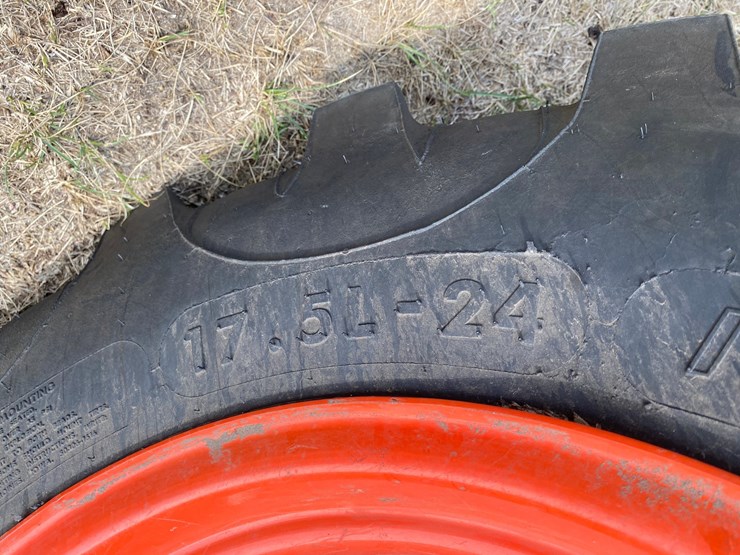 2019-kubota-l4701d-image-18