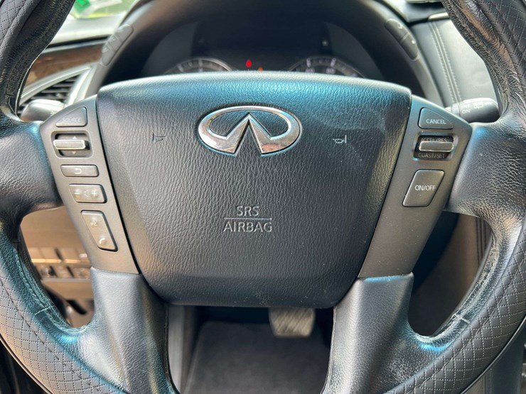 2012-infiniti-qx56-image-22