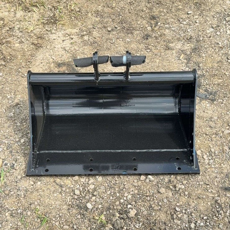 22” W Mini Excavator Mud Bucket - Model ZL-11