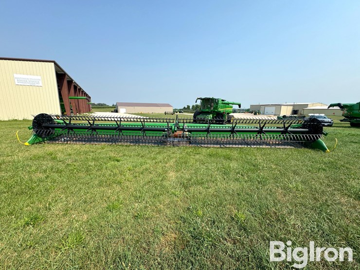 2019-john-deere-745fd-image-2