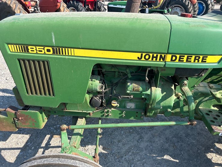 john-deere-850-image-9