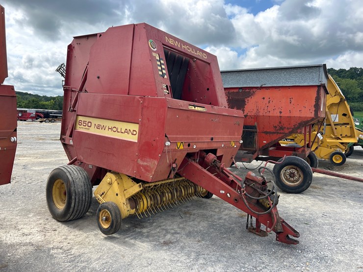new-holland-650-image-3