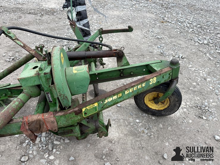 john-deere-38-image-9