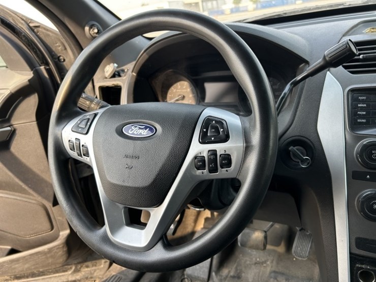 2014-ford-explorer-image-16