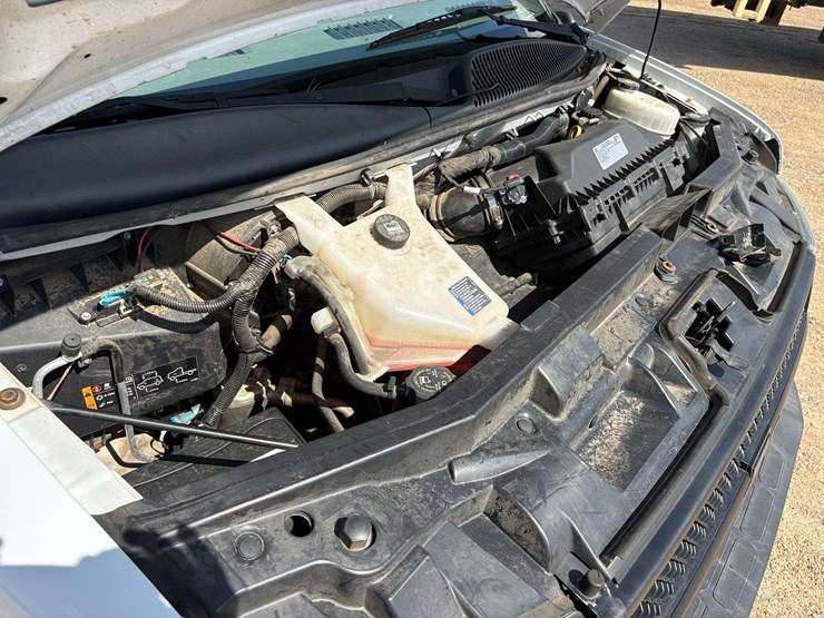 2018-chevrolet-express-2500-image-31