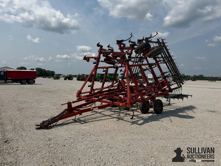case-ih-4800-image-1