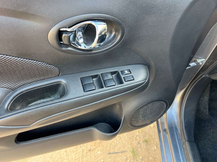 2019-nissan-versa-(99,073-miles)-image-20
