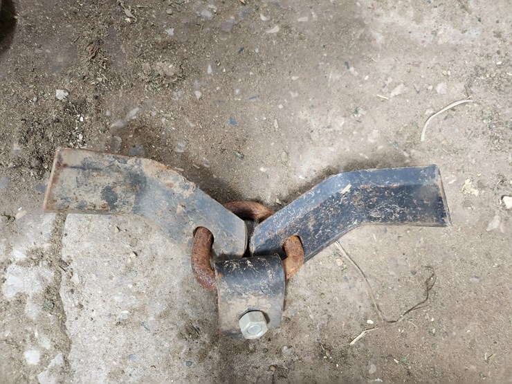 #2819-•-(5)-flail-mower-blade-assemblies-in-bucket-image-3