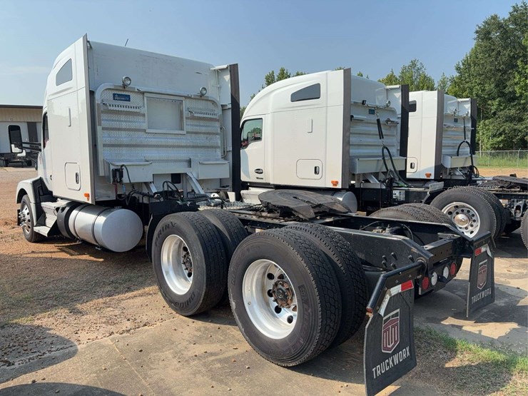 2022-kenworth-t680-image-3