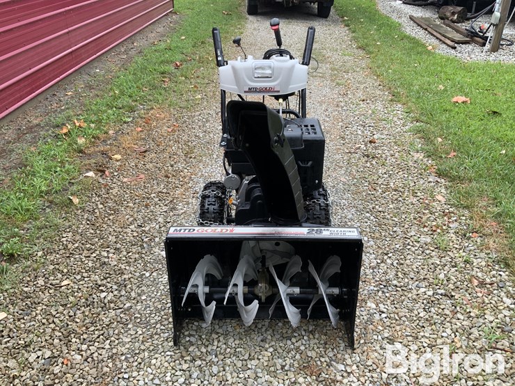 mtd-gold-28”-2-stage-snow-blower-image-2