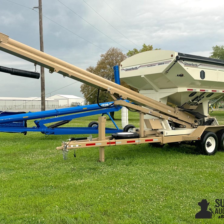2023 Unverferth 3955 DXL Seed Tender
