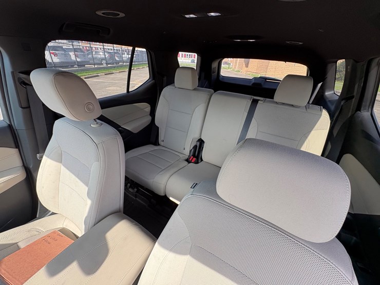 2022-chevrolet-traverse-image-13
