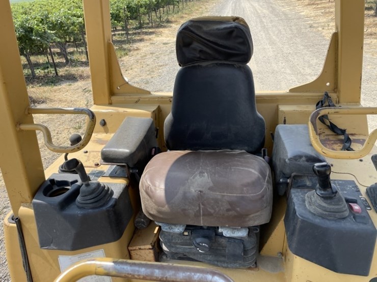 2002-caterpillar-d4g-image-22