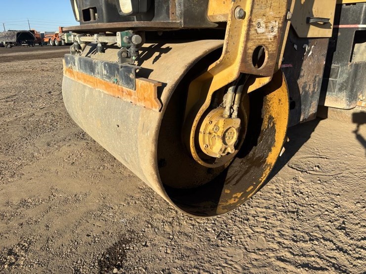 2006-caterpillar-cb-224e-image-10