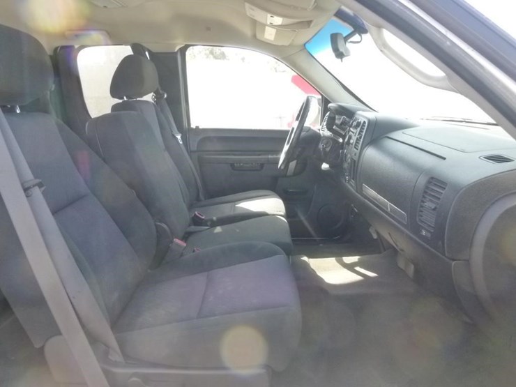 2012-chevrolet-1500-image-17