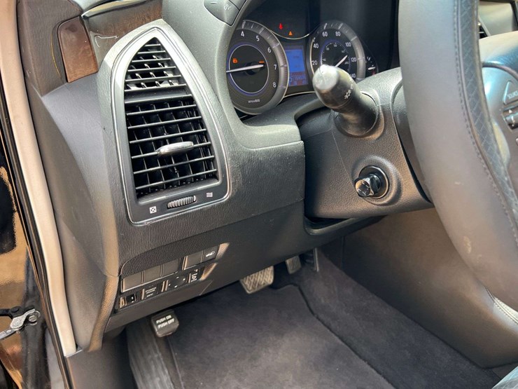 2012-infiniti-qx56-image-21