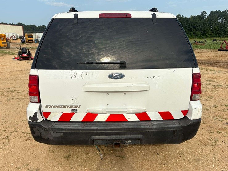2005-ford-expedition-image-6
