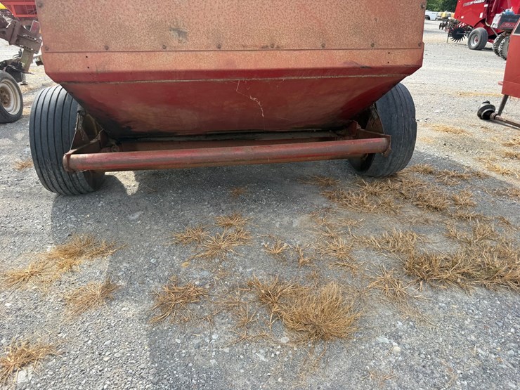 new-holland-855-image-5