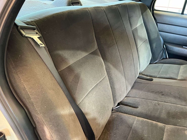 2004-ford-crown-vic-(211,135-miles)-image-38