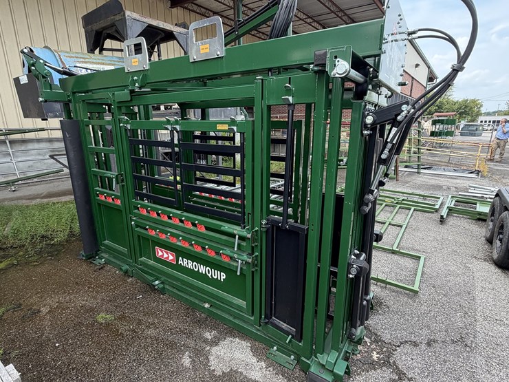 new/unused-arrowquip-q-power-107-hydraulic-squeeze-chute-image-3