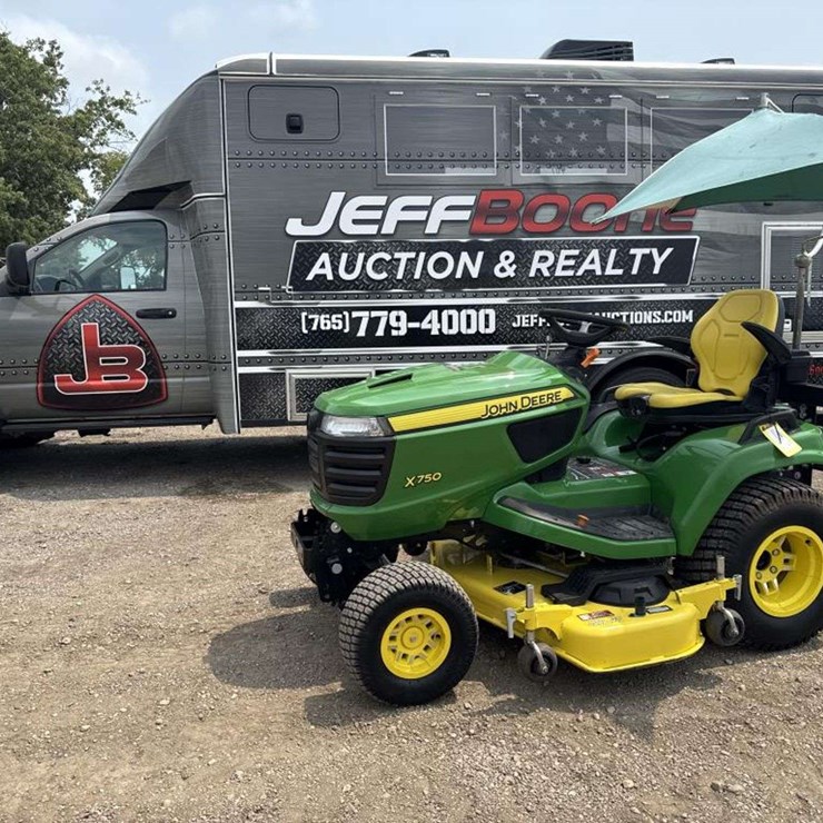 JOHN DEERE X750
