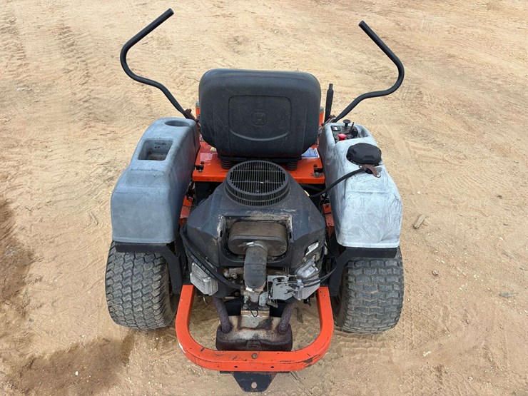 husqvarna-42"-zero-turn-lawn-mower-image-6