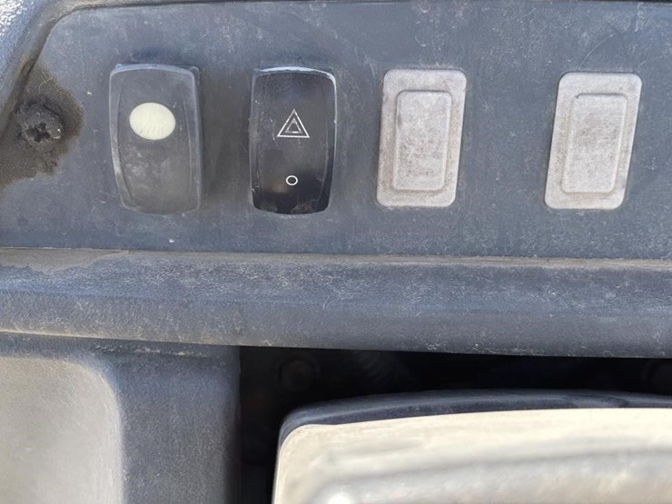 2007-deere-410j-image-38