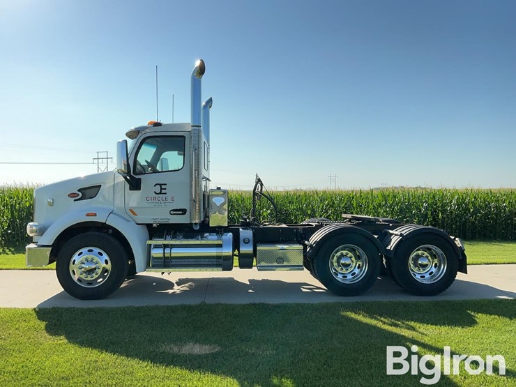 2019-peterbilt-567-image-8