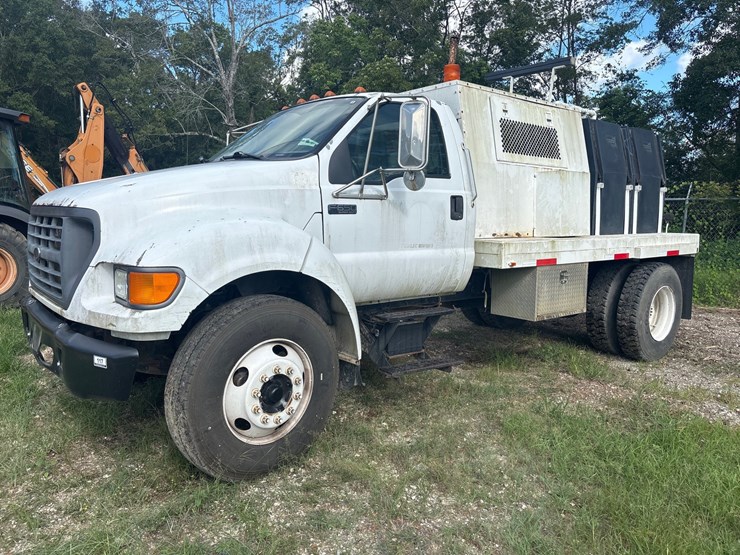 2001-ford-f650-image-1