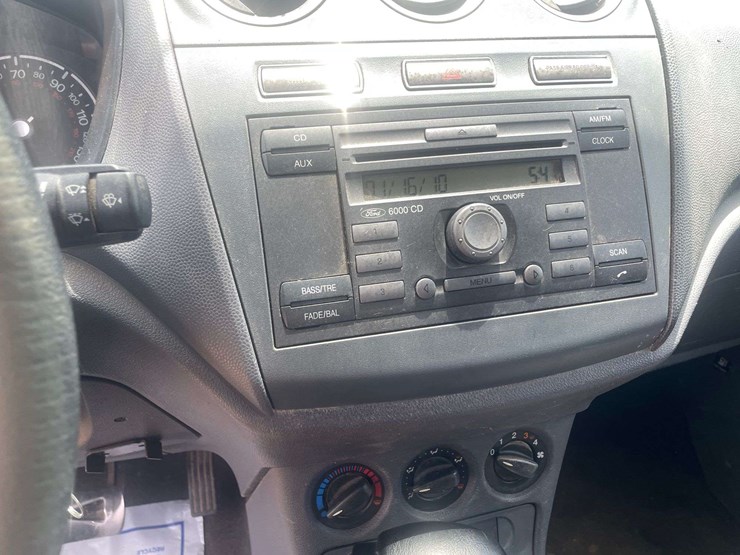 2011-ford-transit-connect-image-13