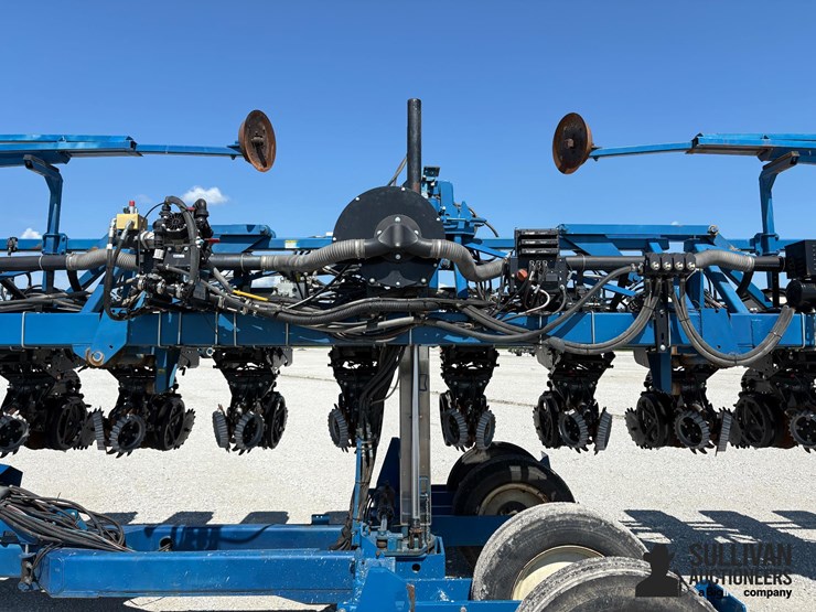 1995-kinze-2600-image-11