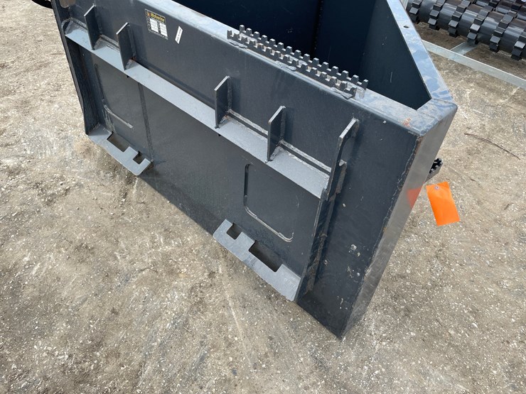 #9792-•-wolverine-skid-steer-concrete-shooter-attachment-image-2