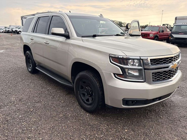 2016-chevrolet-tahoe-image-4