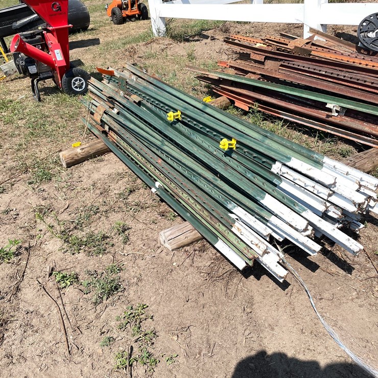 #7967 • Lot of Assorted Fence Posts