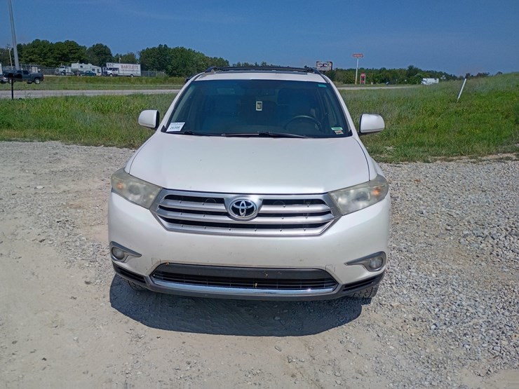 2012-toyota-highlander-image-13