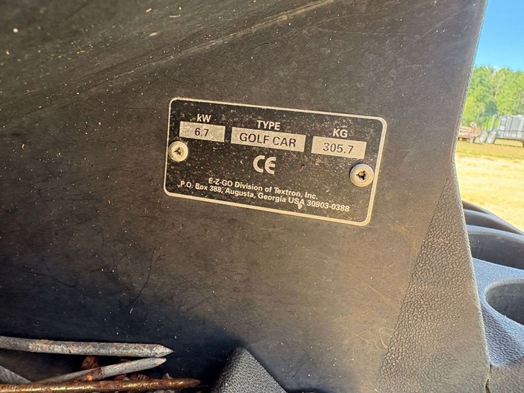 ez-go-2-seater-gas-golf-cart-image-11