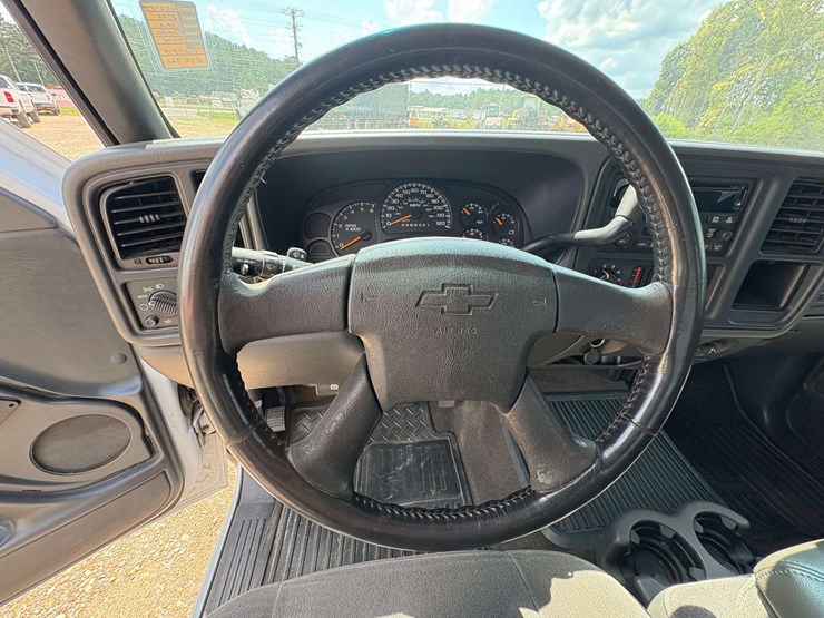 2006-chevrolet-silverado-1500-image-14