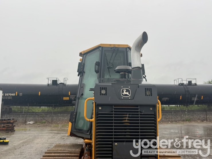 2016-deere-550k-image-28
