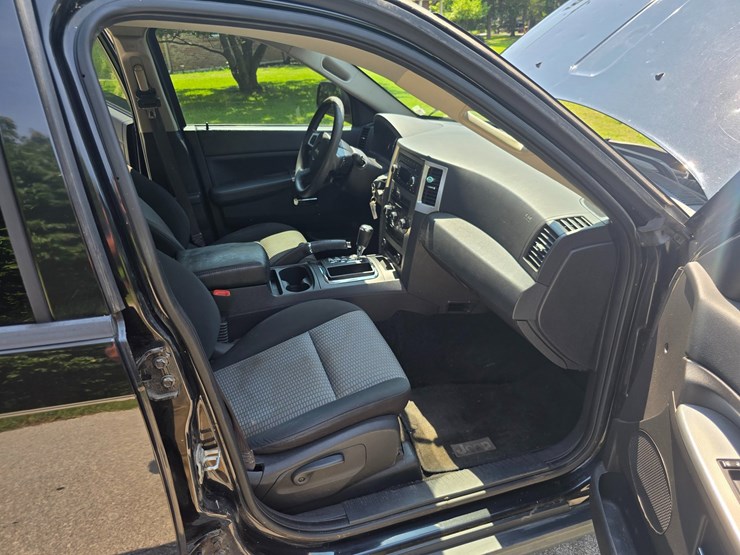 2009-jeep-grand-cherokee-image-45