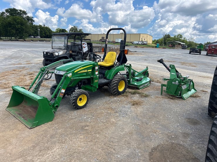 john-deere-2305-image-1