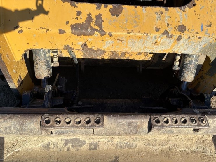 2016-caterpillar-259d-image-13