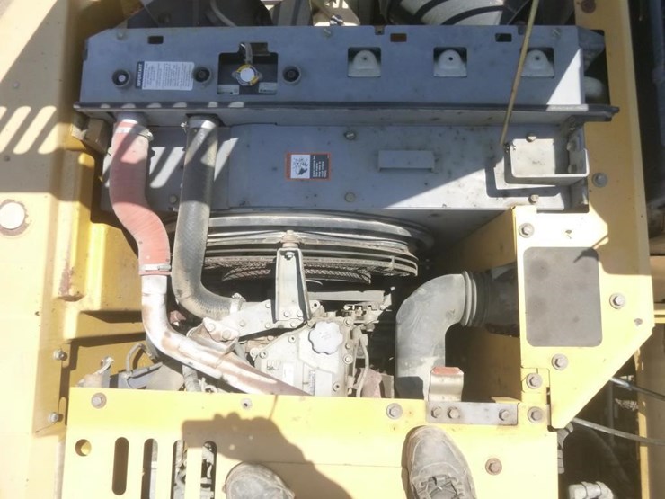 2011-deere-225d-lc-image-40