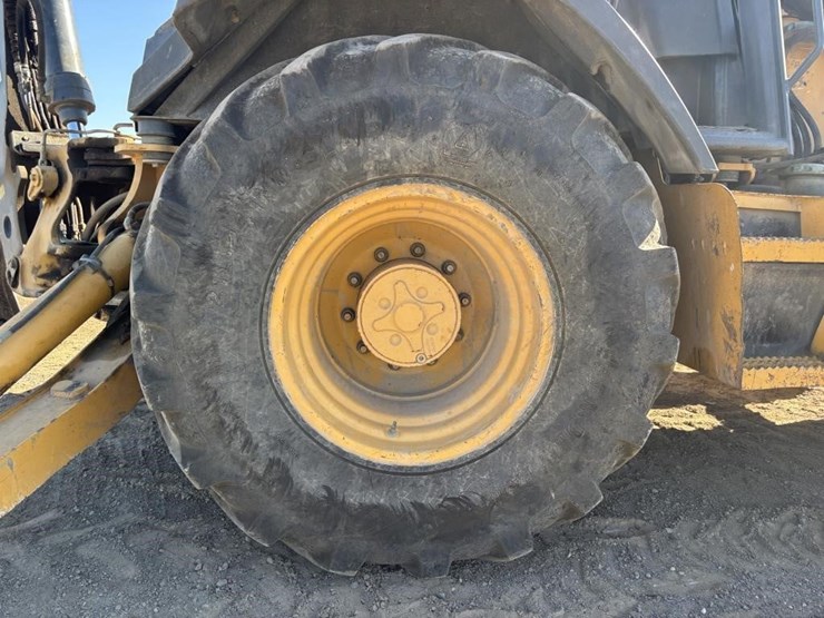2007-deere-410j-image-32