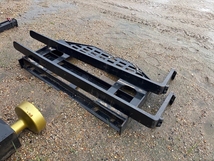 #5133-•-giyi-dhc-60in-fork-frame-with-forks-image-2