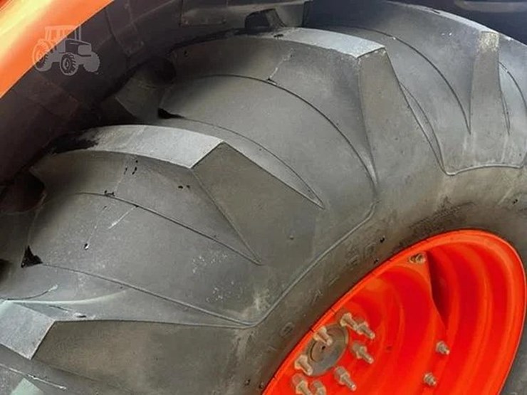 2015-kubota-m5-111d-image-21