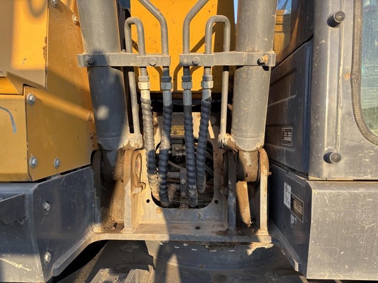 2023-xcmg-xe155ucr-hydraulic-excavator-image-23