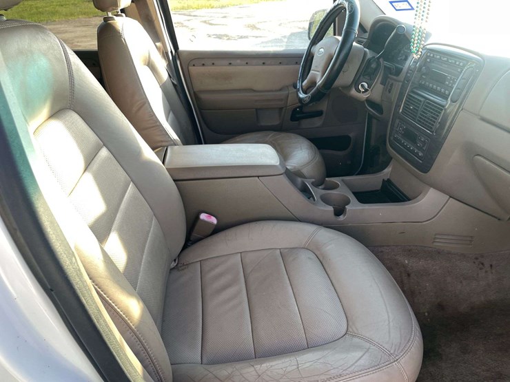 2002-ford-explorer-limited-image-18