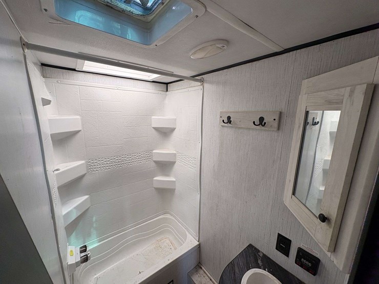 2022-heartland-trailrunner-29'-bumper-pull-travel-trailer-image-24