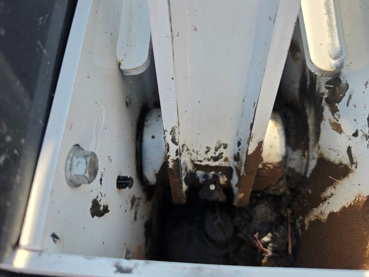 2023-bobcat-t770-image-70