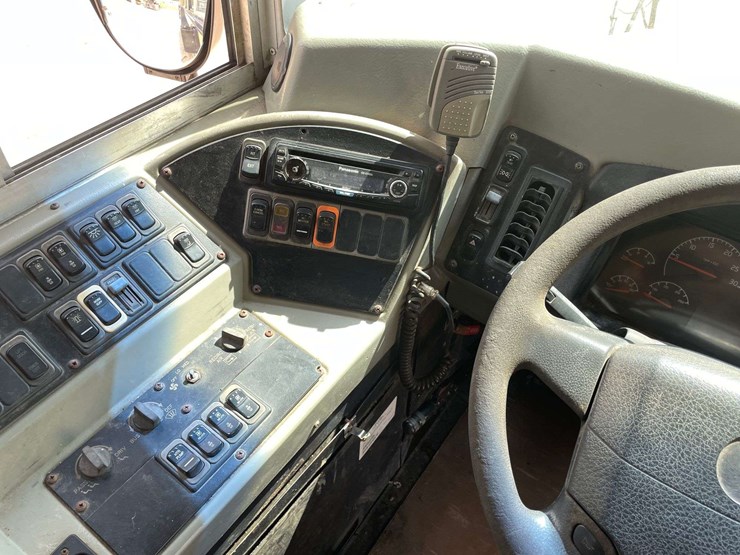 2008-bluebird-vision-image-12